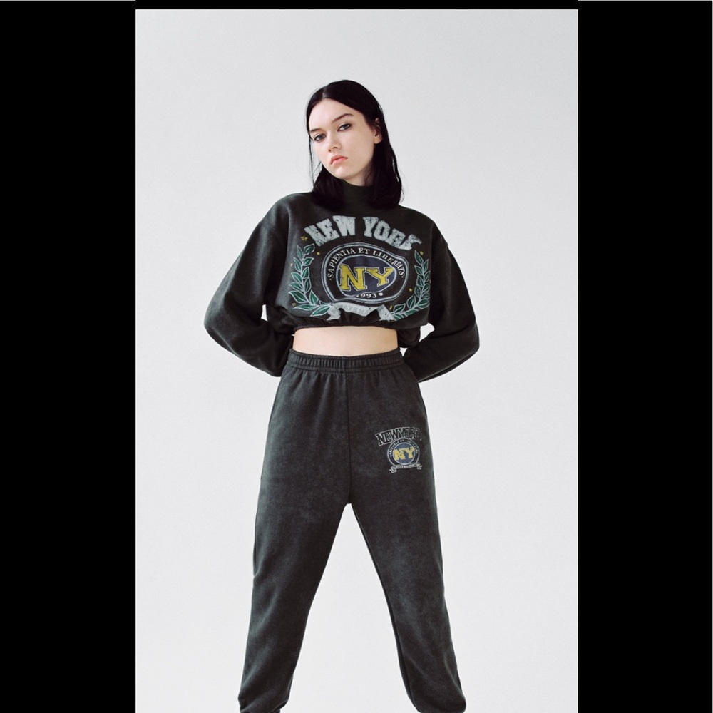 Zara set Sweatshirt and Pant Front Printed